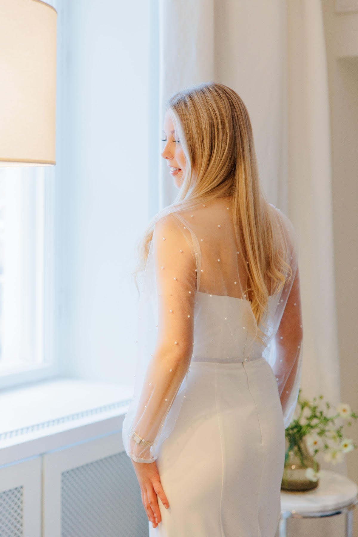 Helmibolero, takaa.