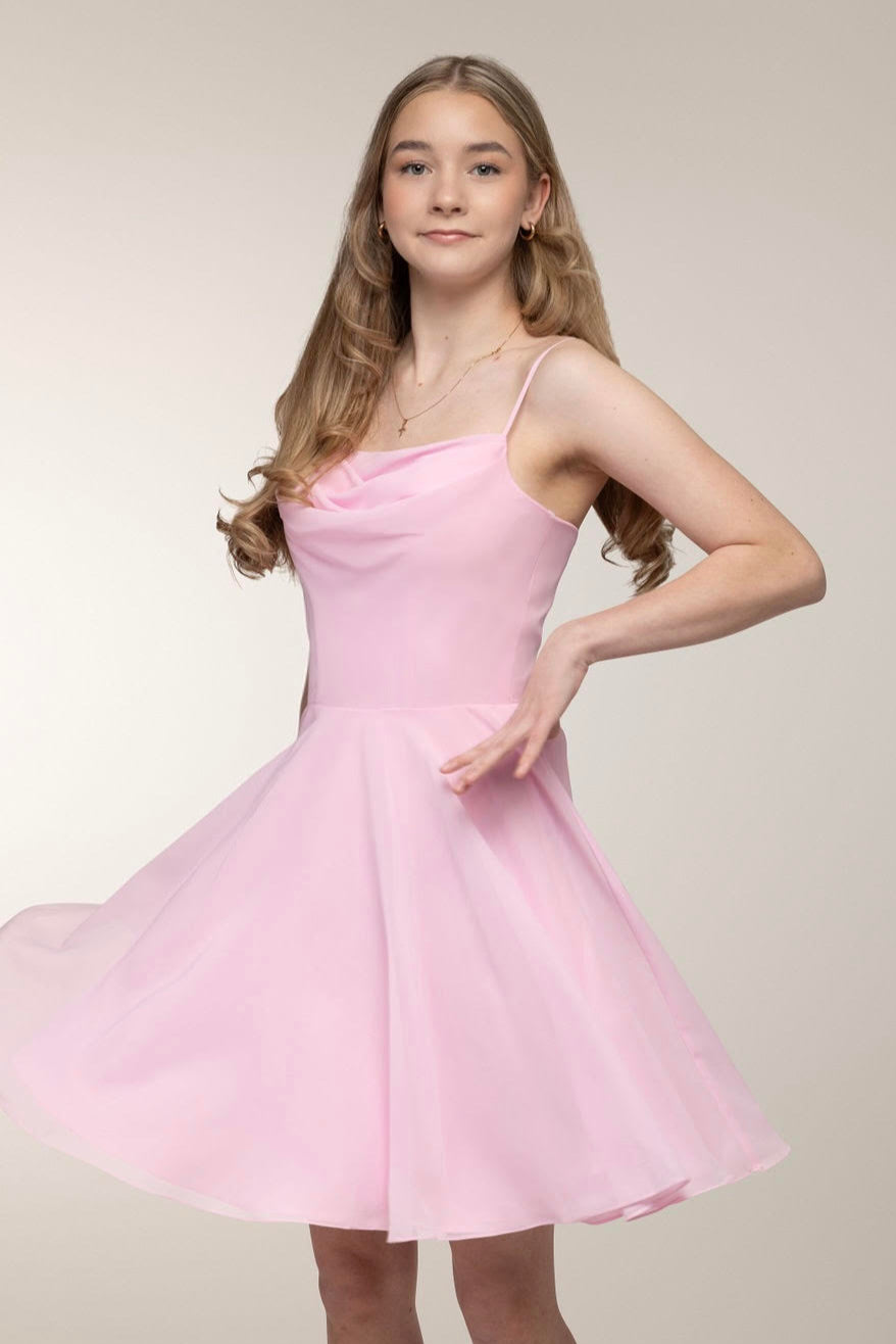 Elegantti pinkki yo-mekko.